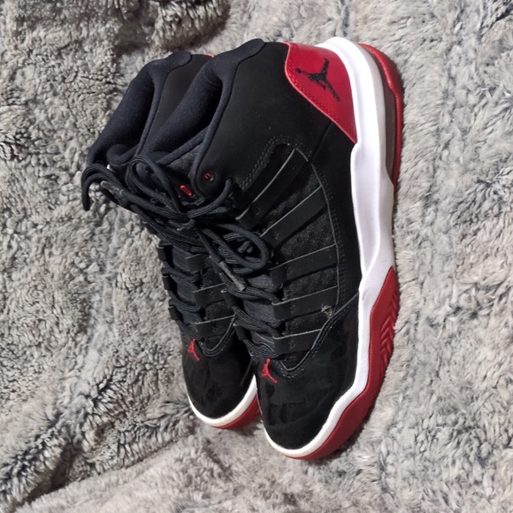 Jordan Max Aura 4 Boys Sz 4.5 - Picture 3 of 6